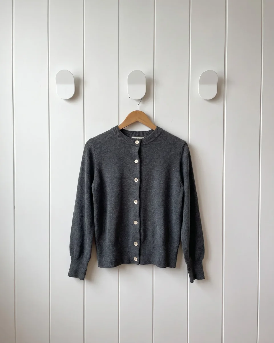 Cashmere Cardi Grey - Image 3